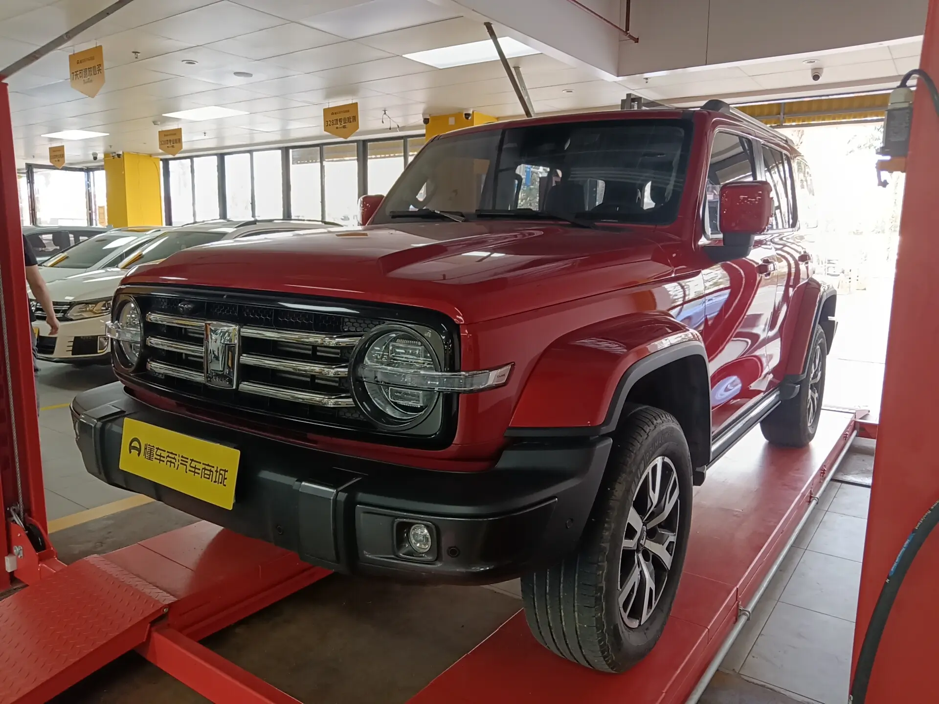 Tank 300  из Китая