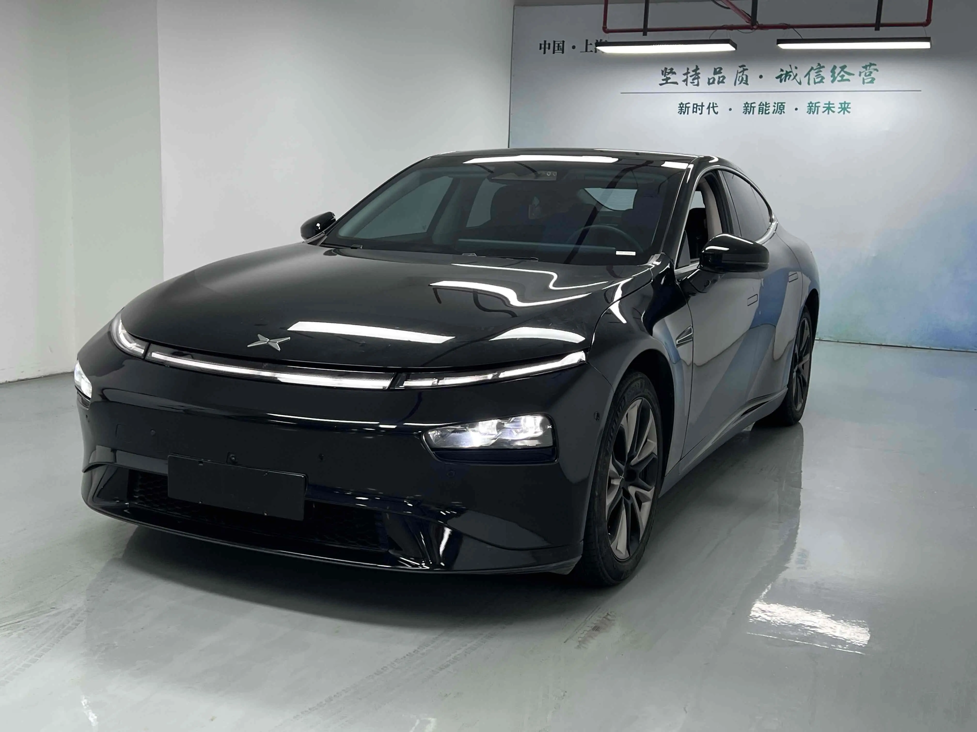 Xpeng P7  из Китая