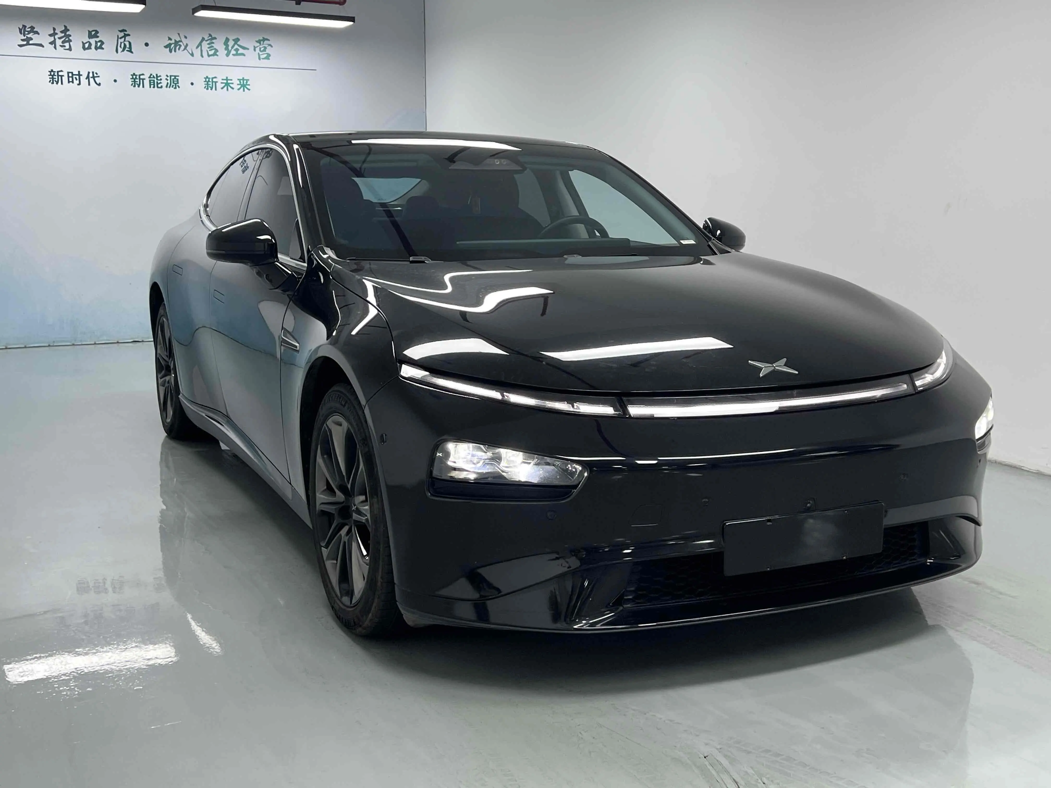 Xpeng P7  из Китая