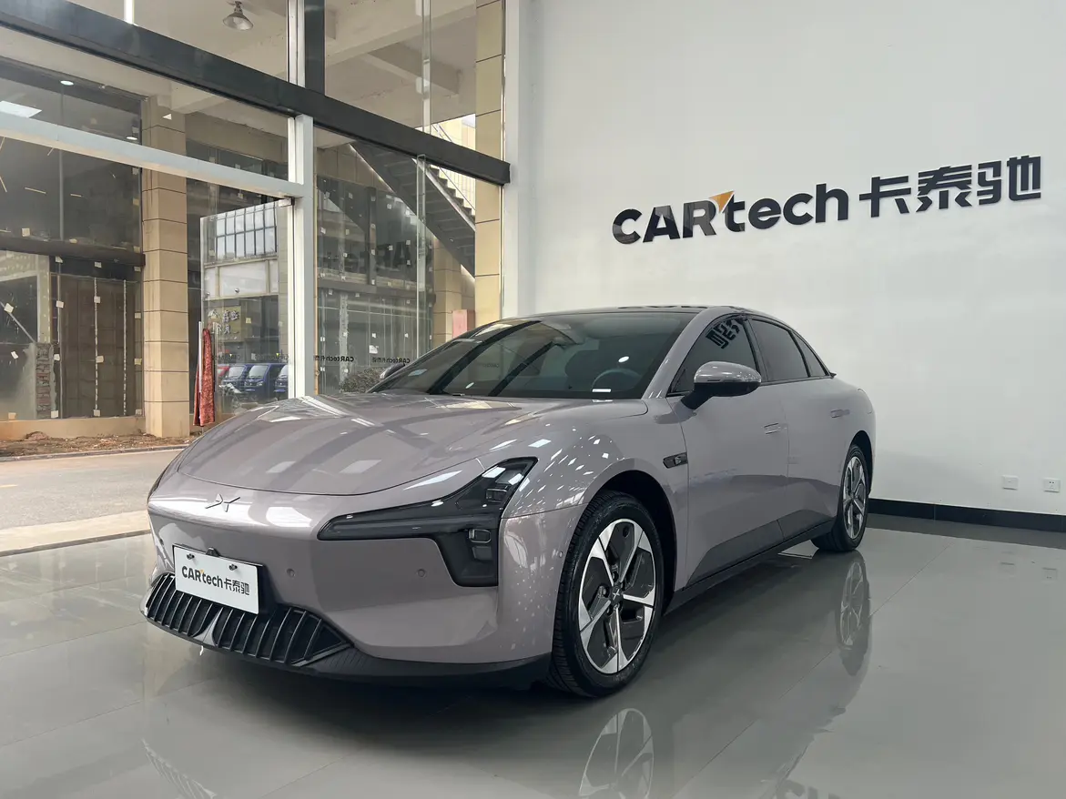 Xpeng Xiaopeng MONA M03  из Китая