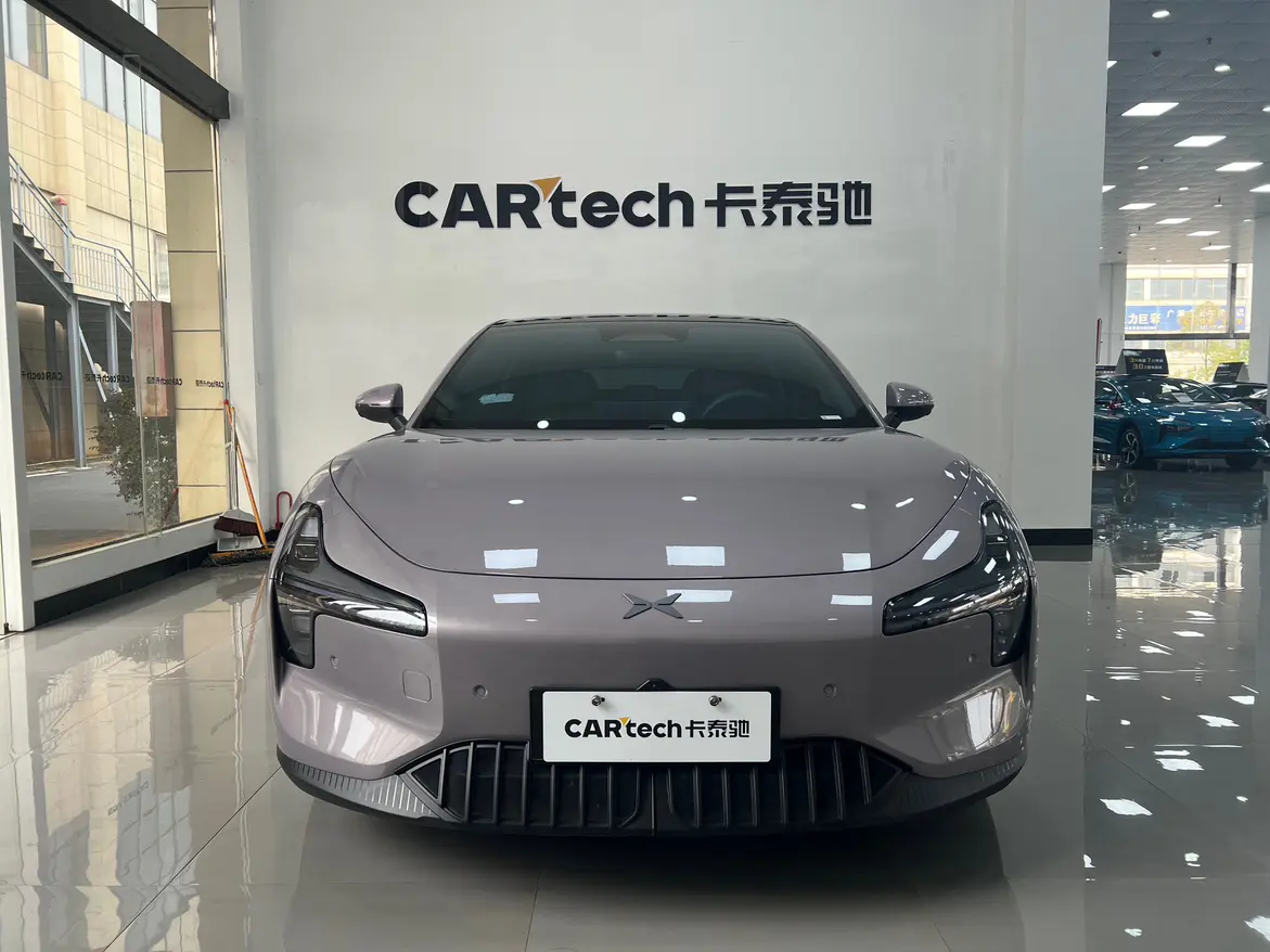 Xpeng Xiaopeng MONA M03  из Китая