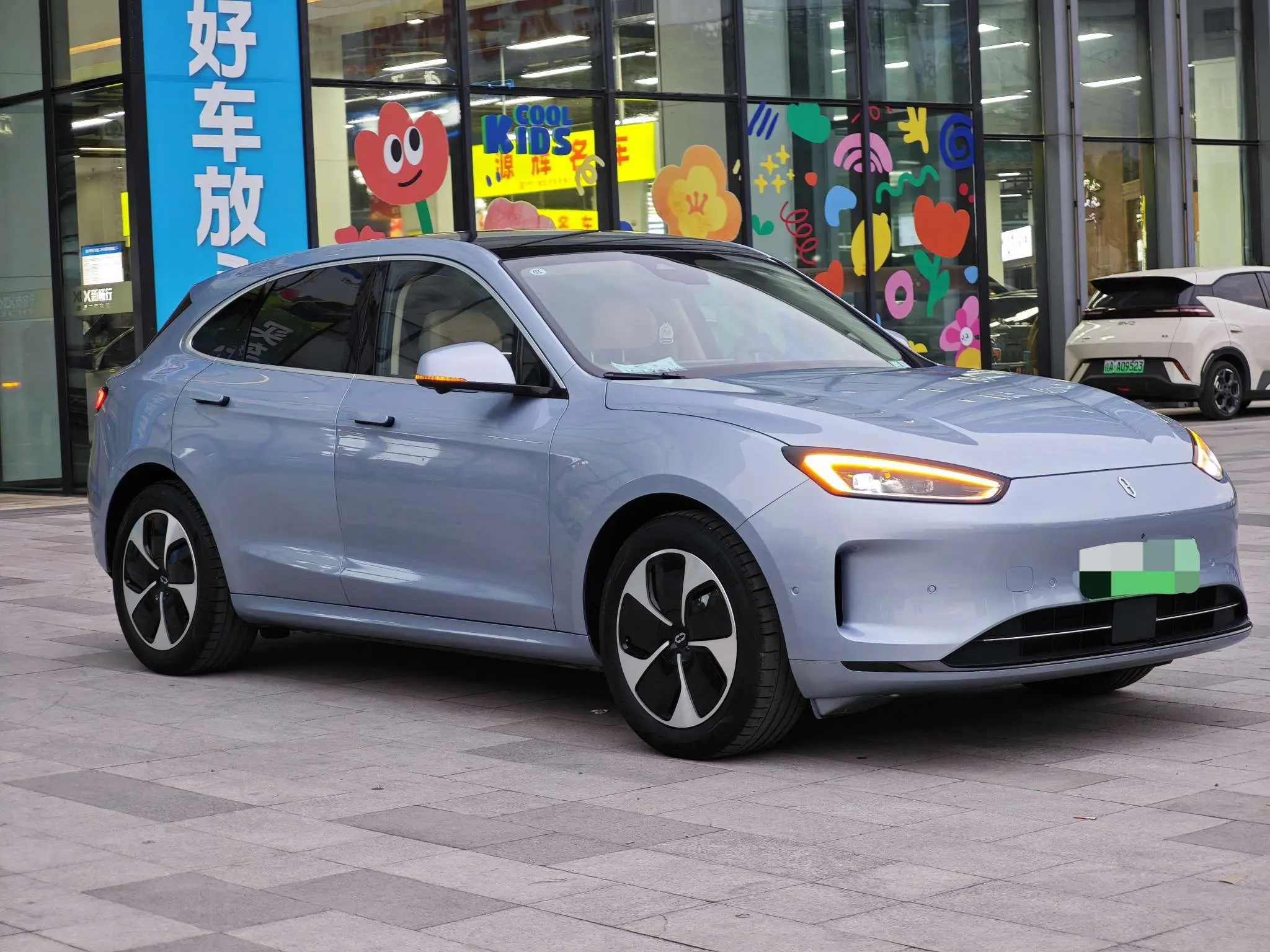 AITO M5 (Wenjie M5)  из Китая