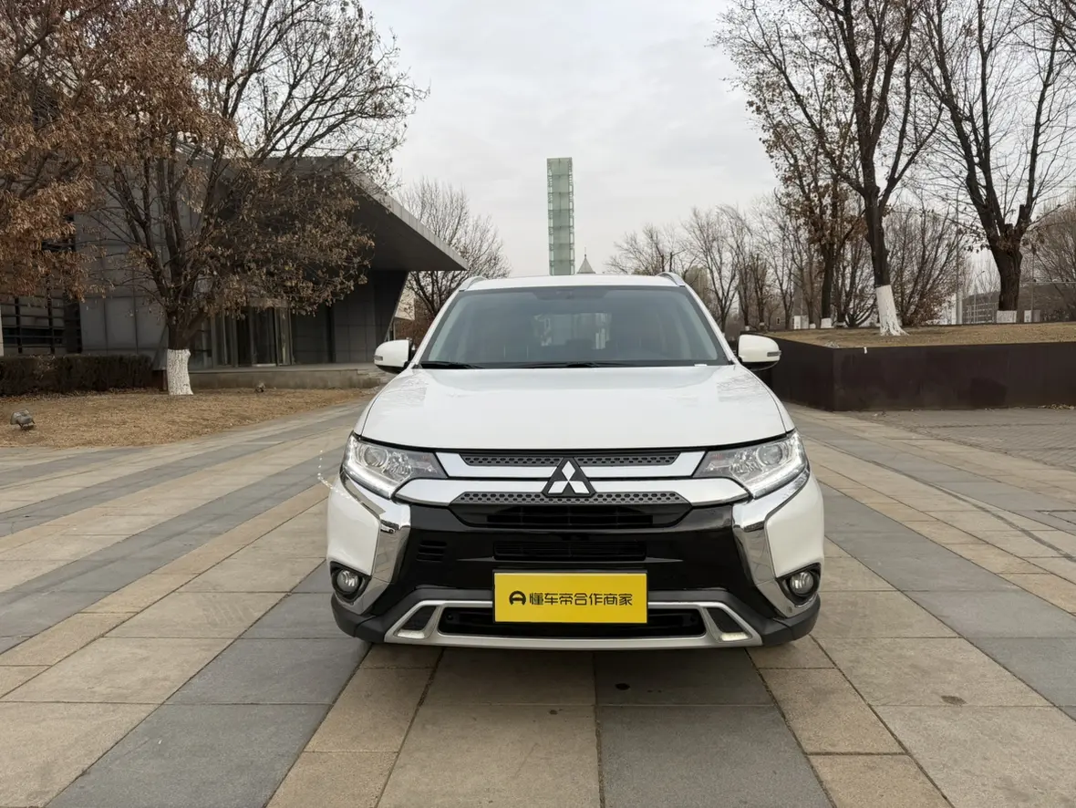 Mitsubishi Outlander  из Китая