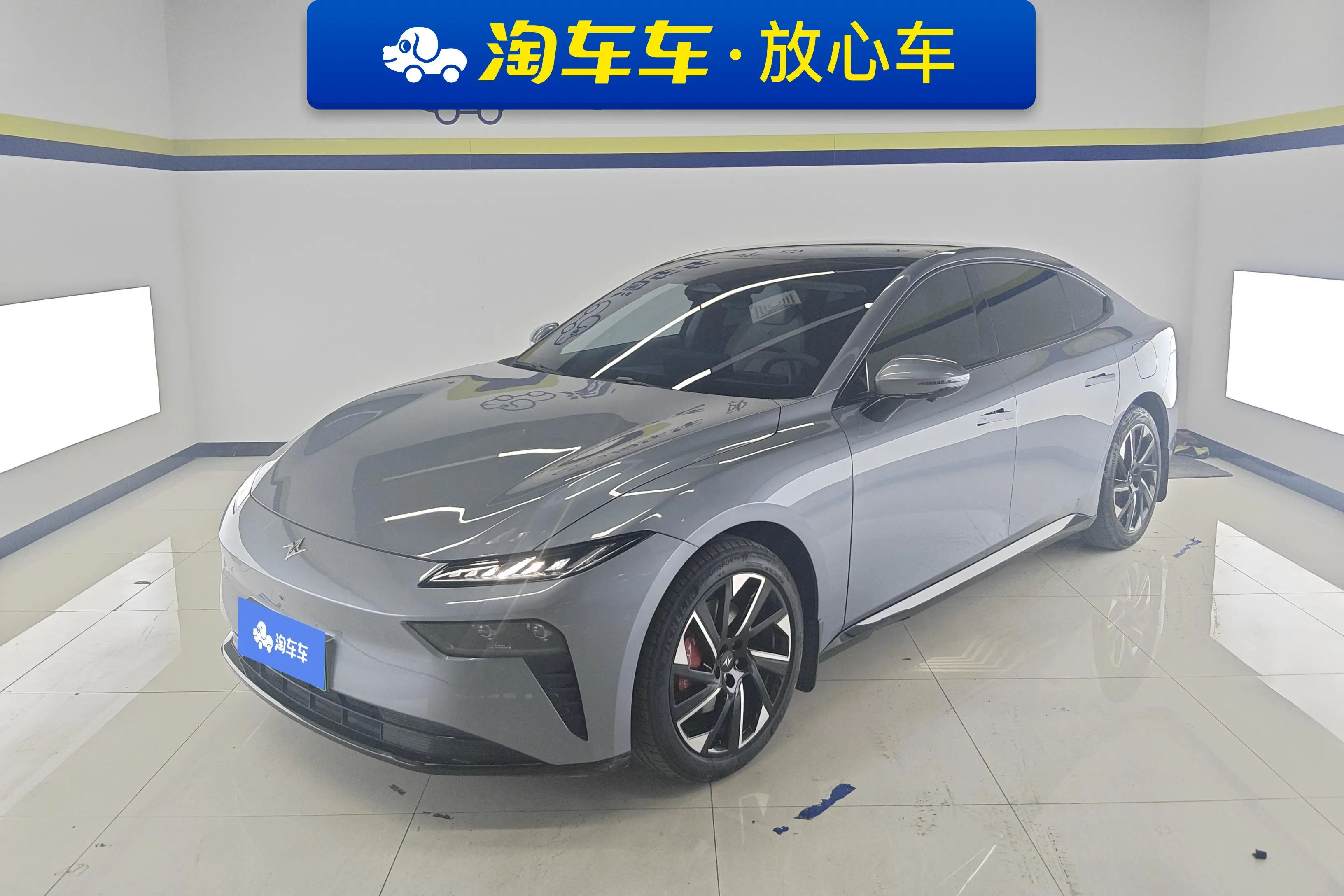 Dongfeng Eπ007  из Китая
