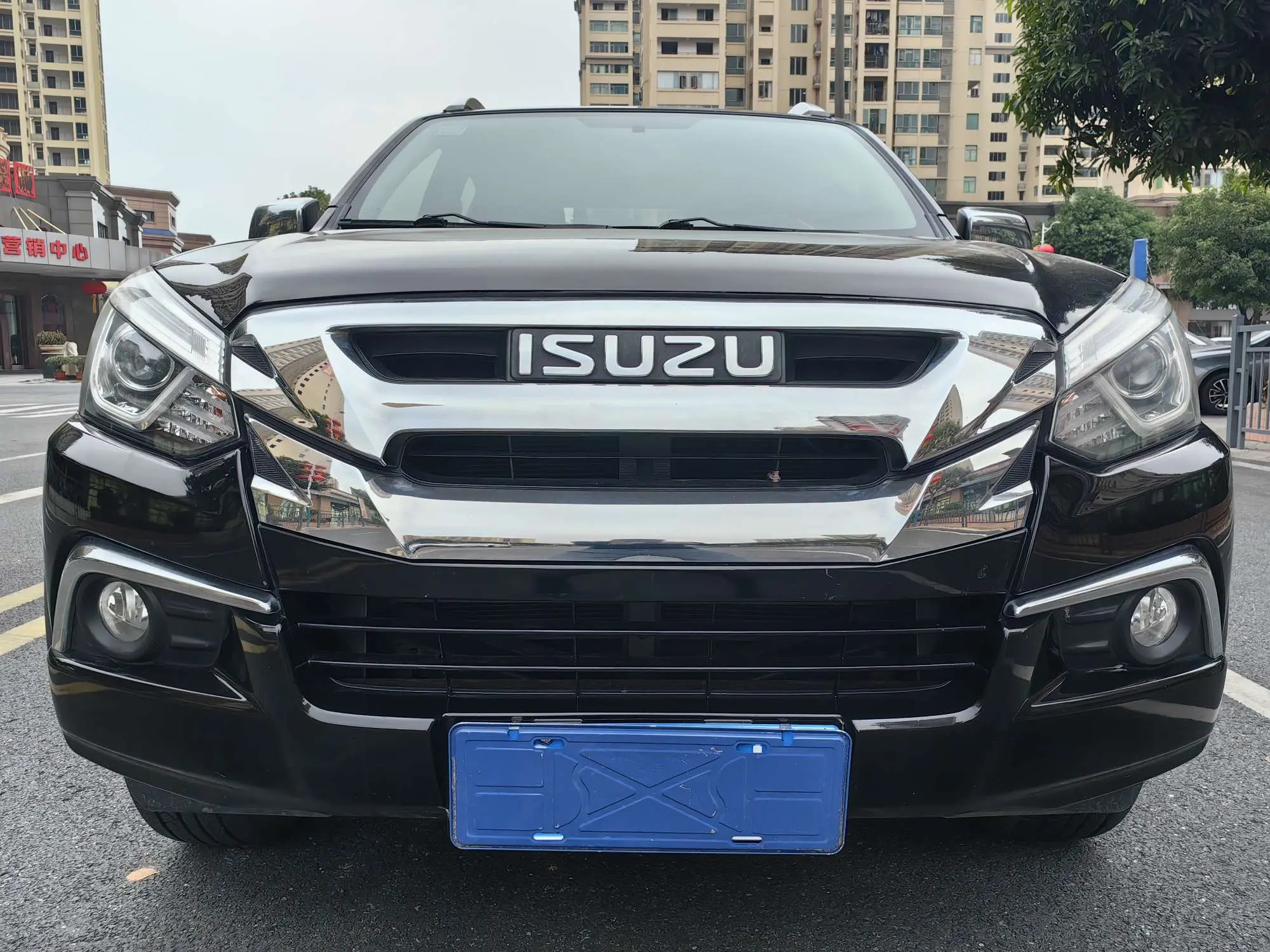 Isuzu D-MAX  из Китая