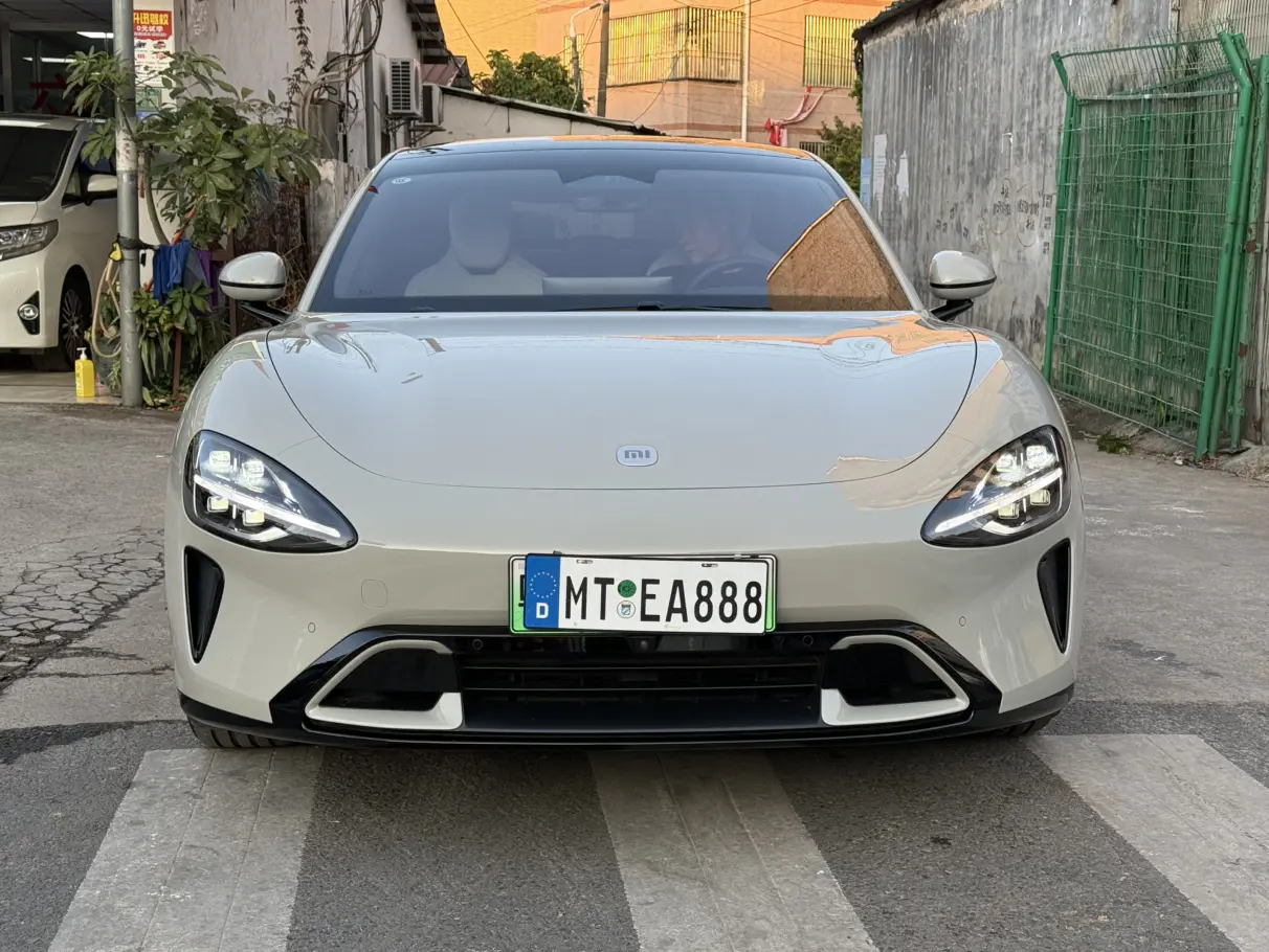 Xiaomi car Xiaomi SU7  из Китая