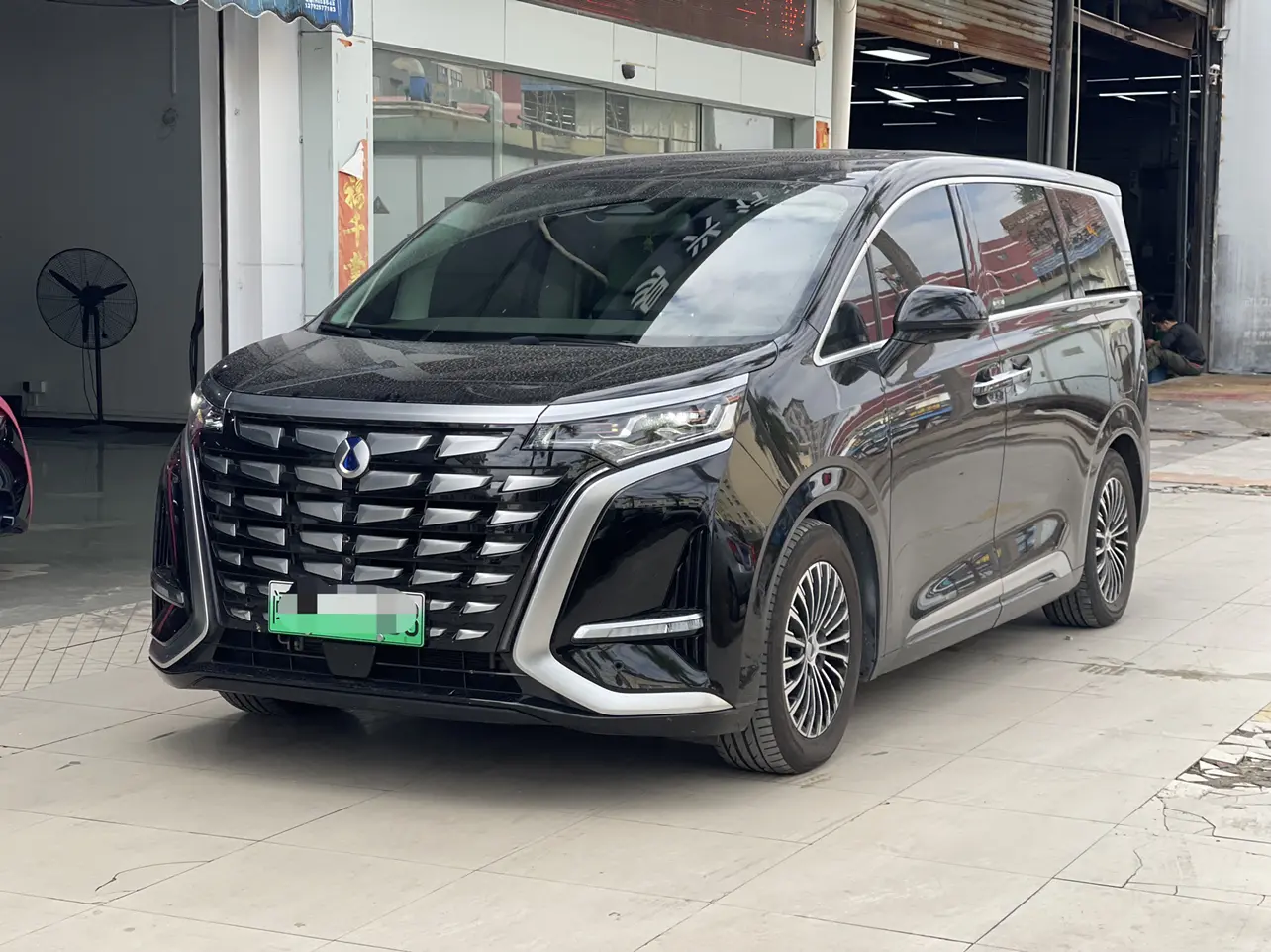 Denza D9 DM  из Китая