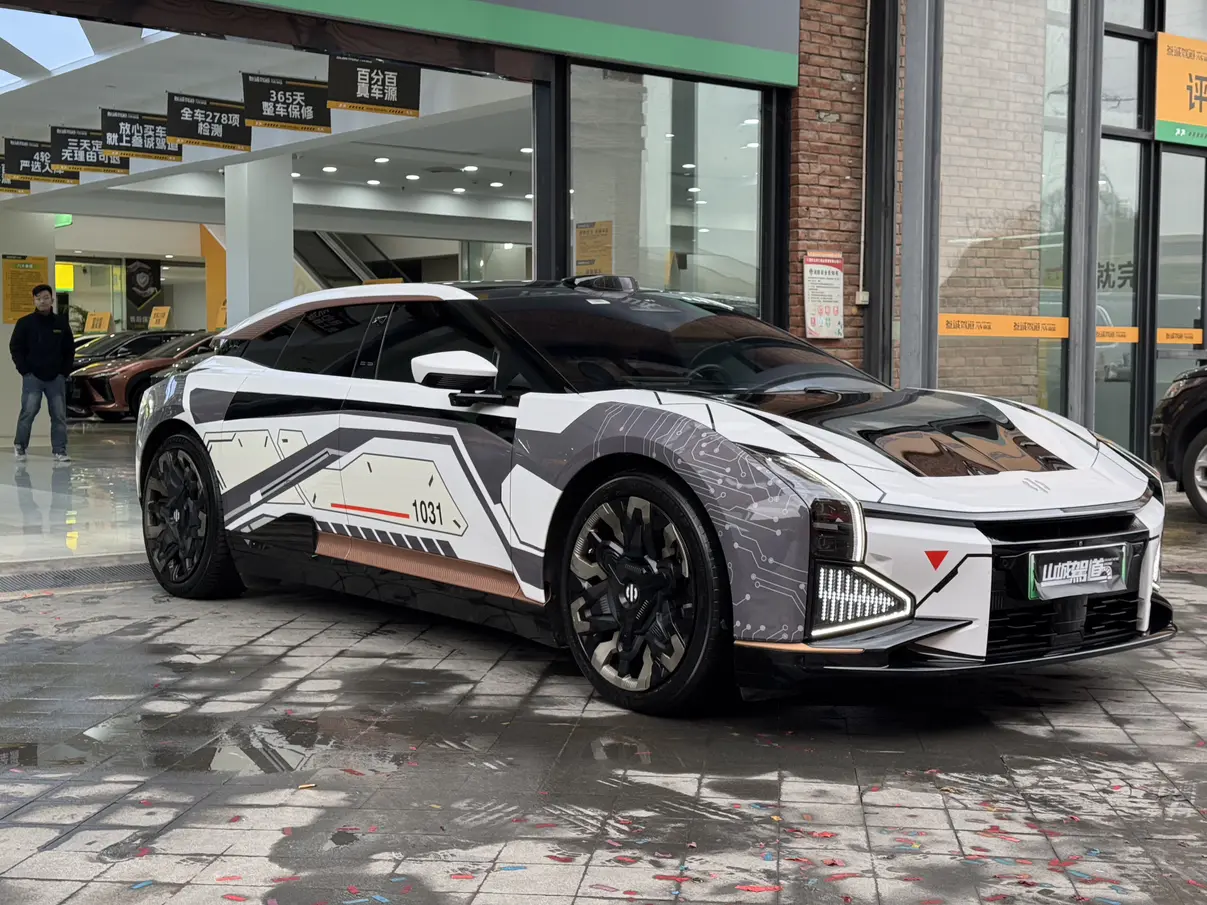 HiPhi Z  из Китая