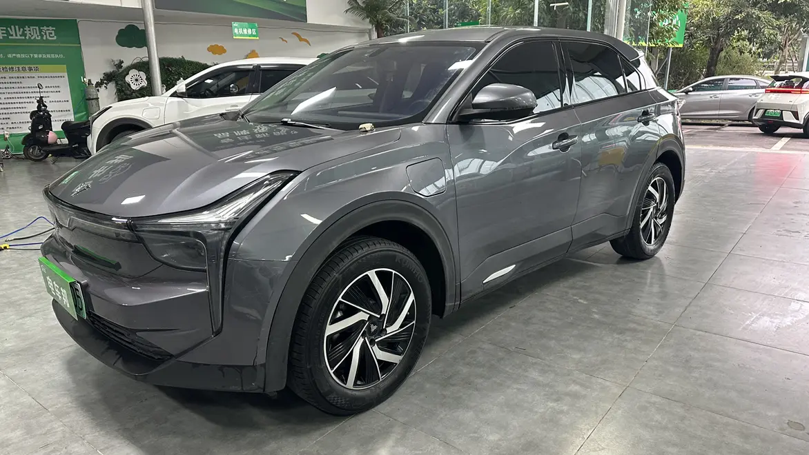 NETA NezhaU  из Китая