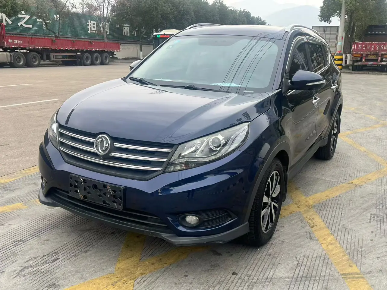 Dongfeng Fengon 580  из Китая