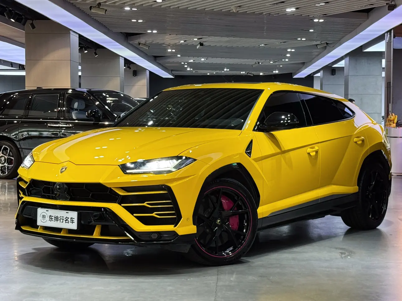 Lamborghini Urus  из Китая