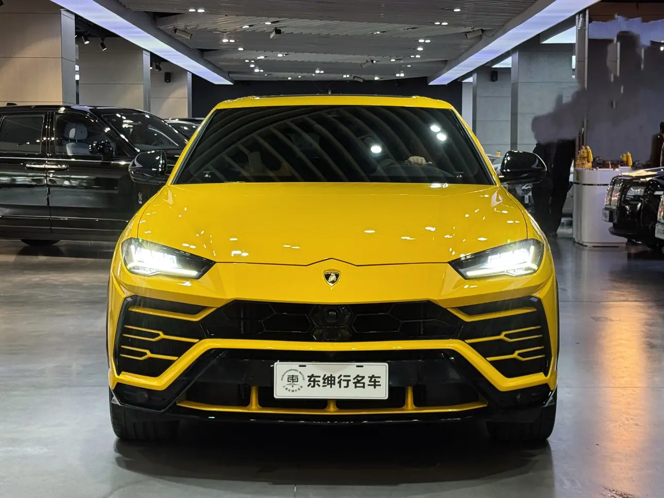Lamborghini Urus  из Китая
