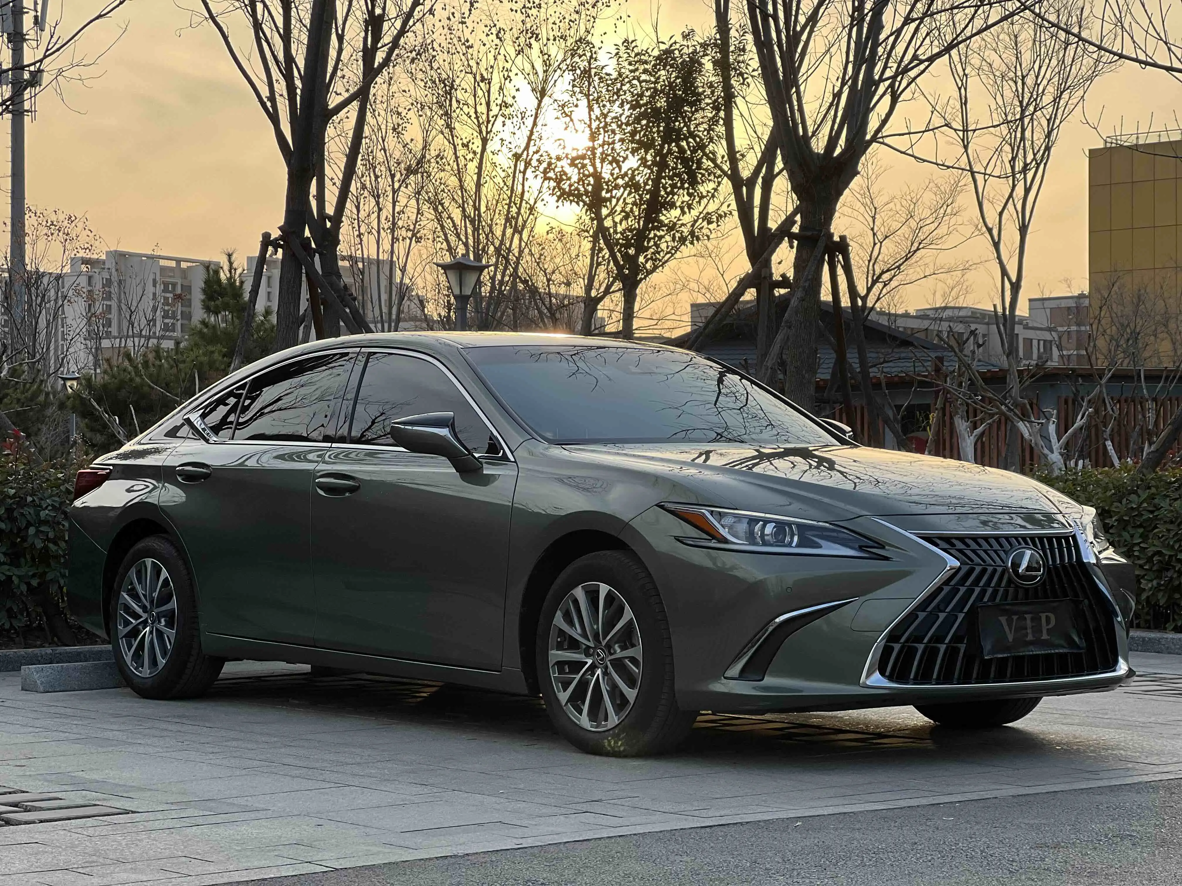 Lexus ES