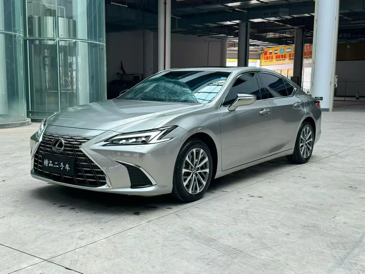 Lexus ES  из Китая