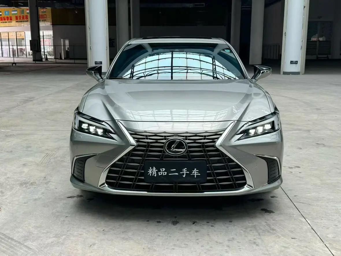 Lexus ES  из Китая