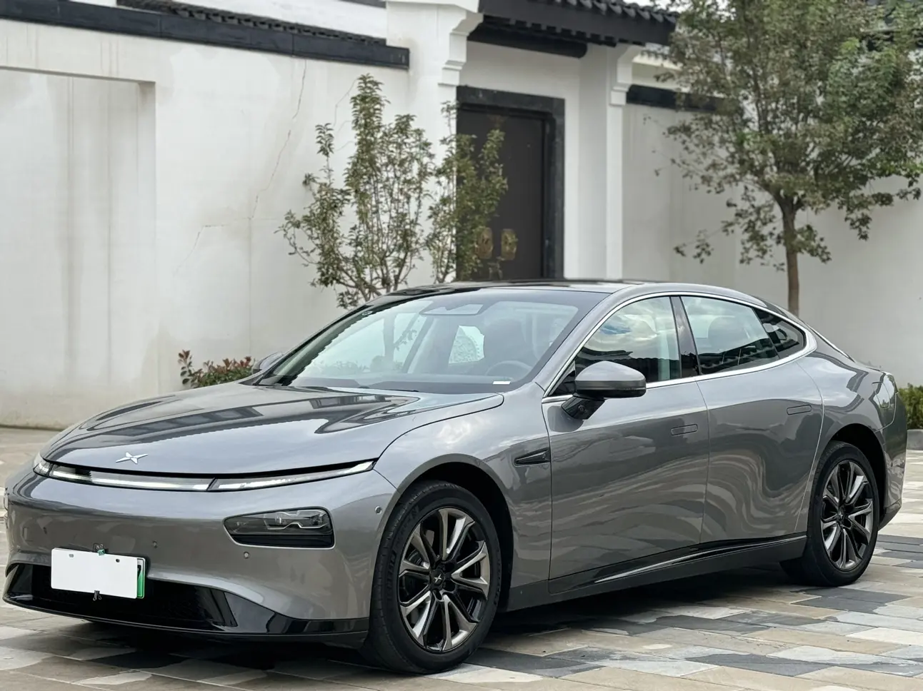 Xpeng P7  из Китая