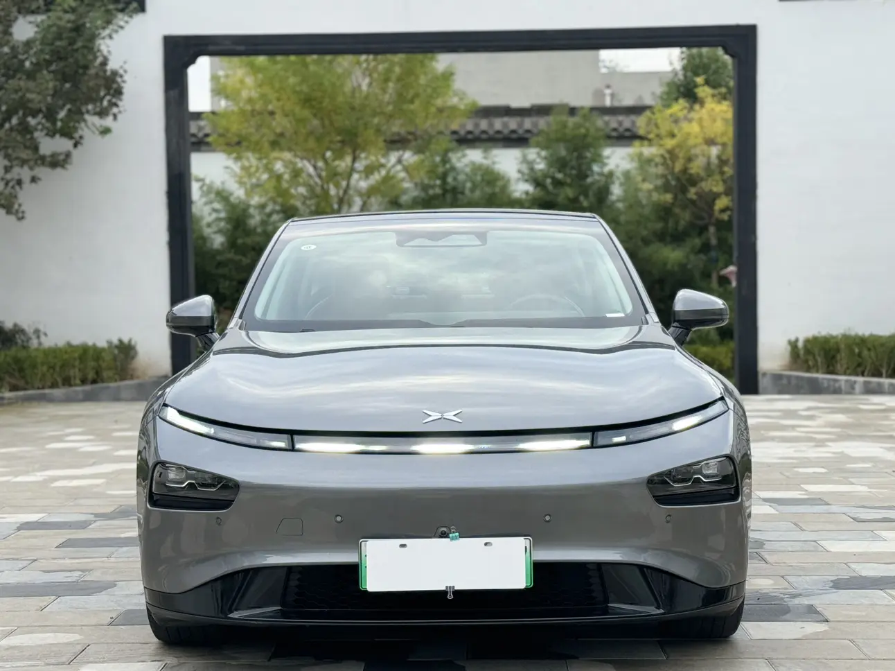 Xpeng P7  из Китая