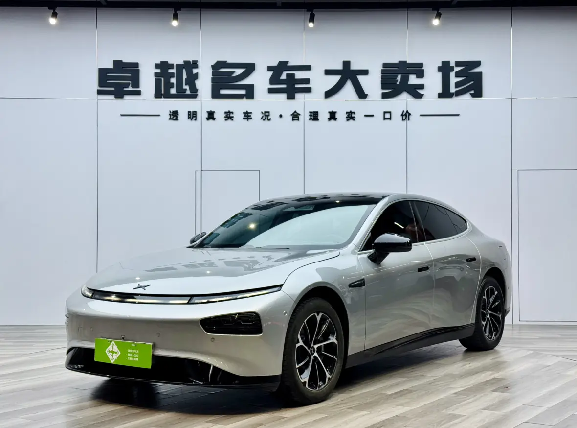 Xpeng P7  из Китая