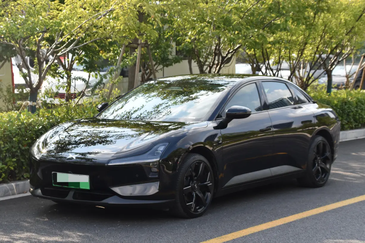 Xpeng Xiaopeng MONA M03  из Китая