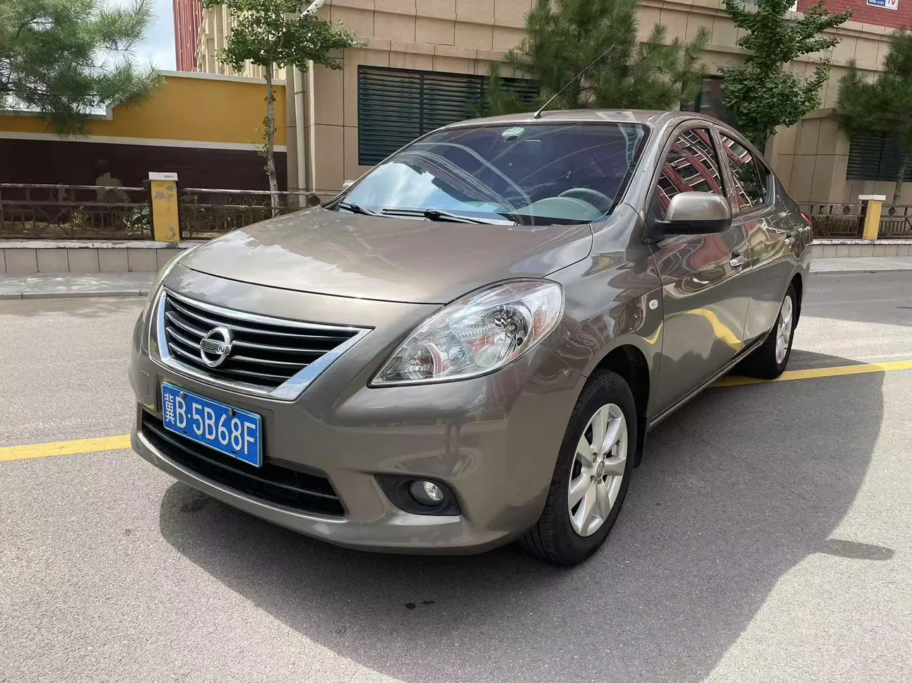 Nissan Sunlight  из Китая