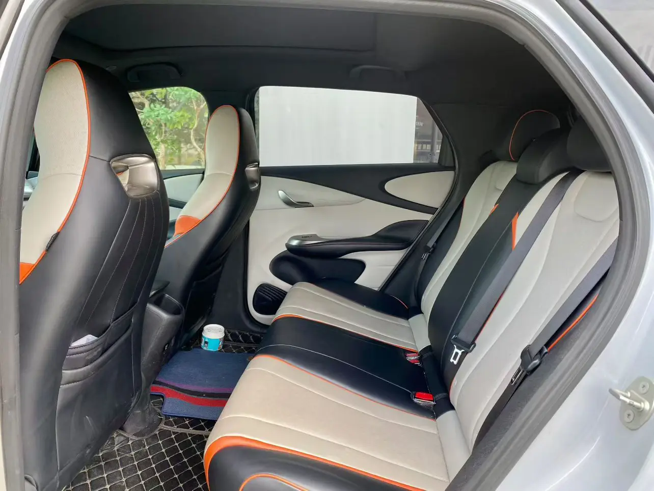 BYD Dolphin  из Китая