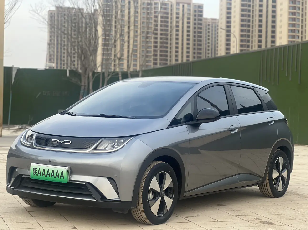 BYD Dolphin  из Китая