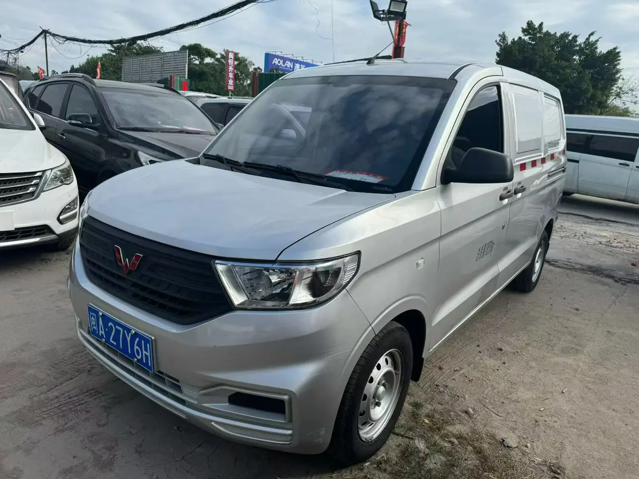 Wuling Hongguang V  из Китая