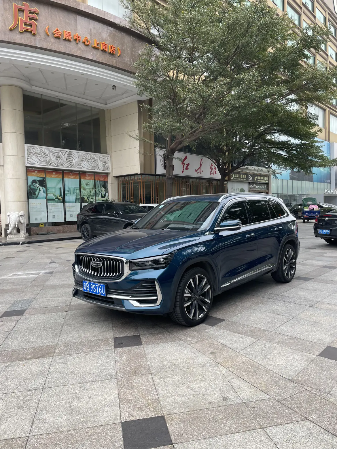 Geely Monjaro (Xingyue L)  из Китая