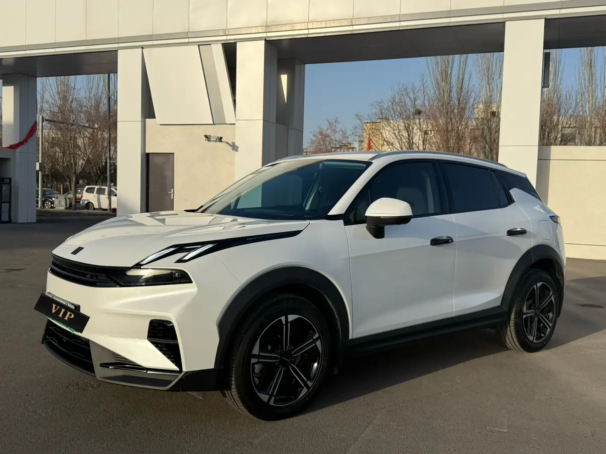 Lynk & Co 06 EM-P