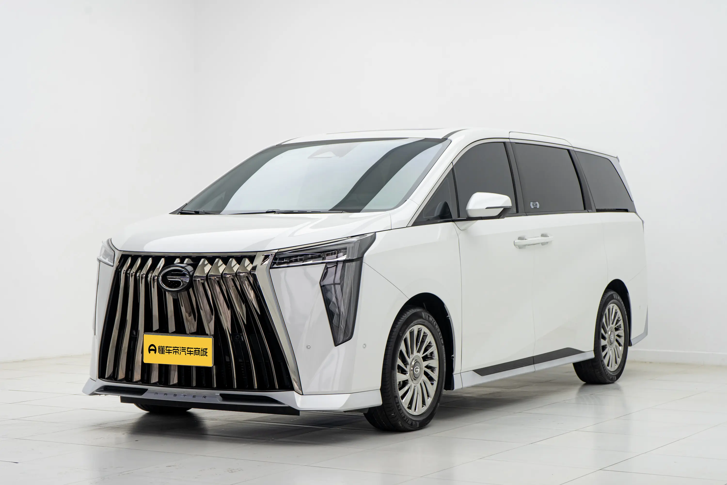 GAC Trumpchi M8  из Китая