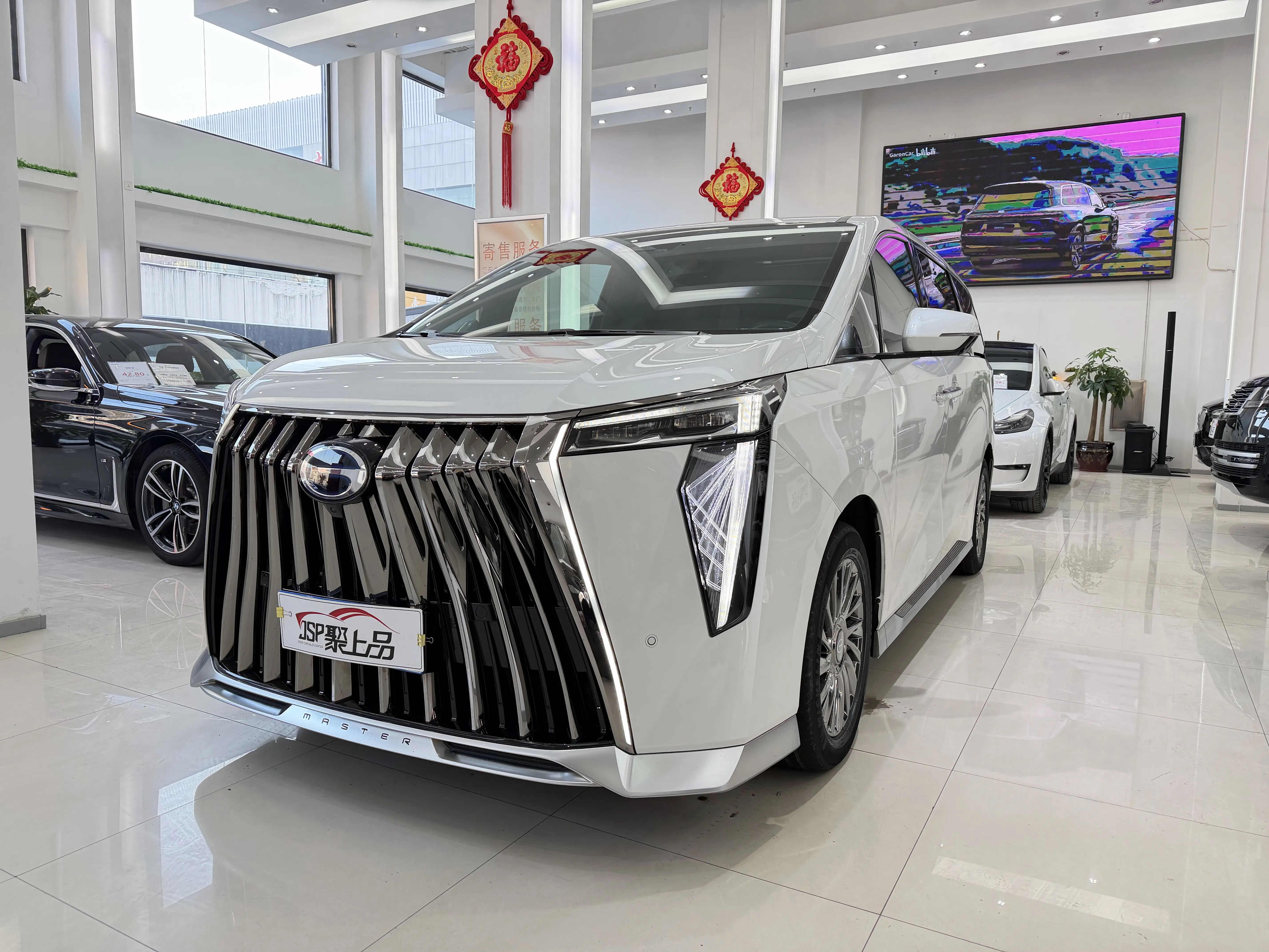 GAC Trumpchi M8  из Китая