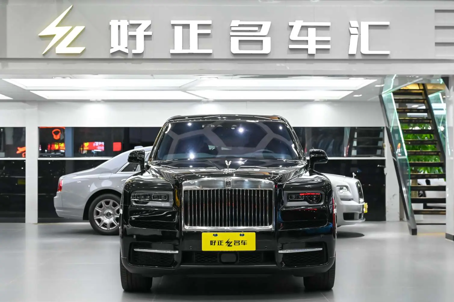 Rolls Royce Cullinan  из Китая