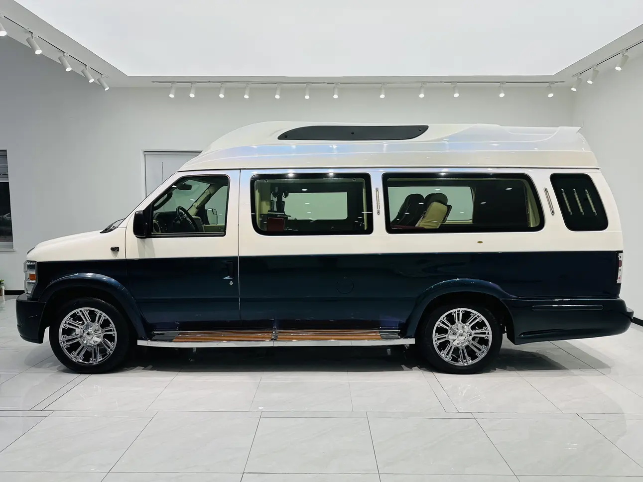 Ford E350
