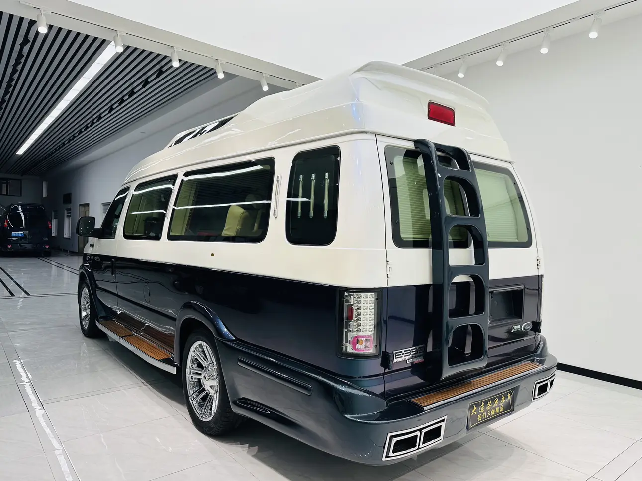 Ford E350