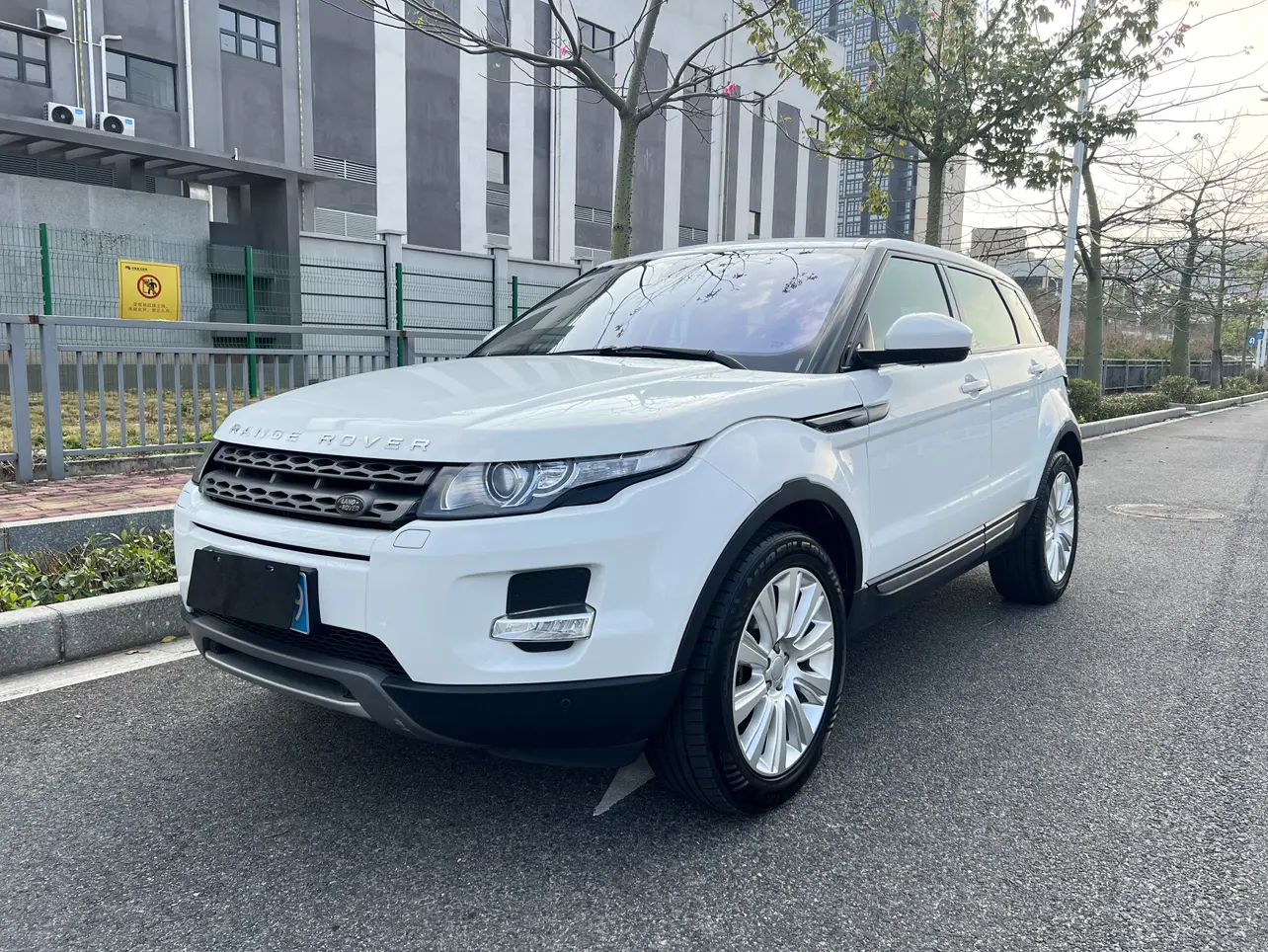 Land Rover Range Rover Evoque  из Китая