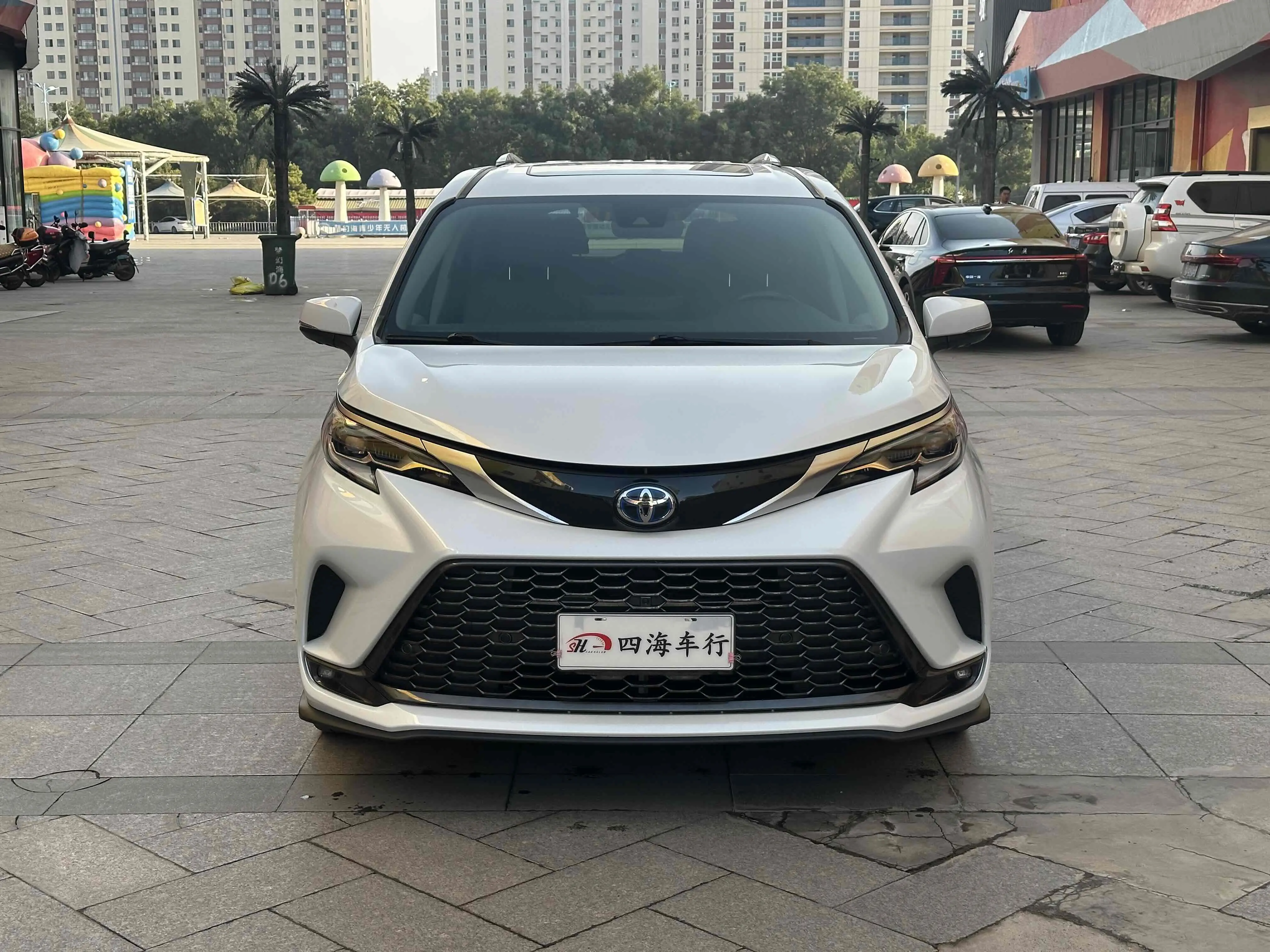 Toyota Granvia  из Китая