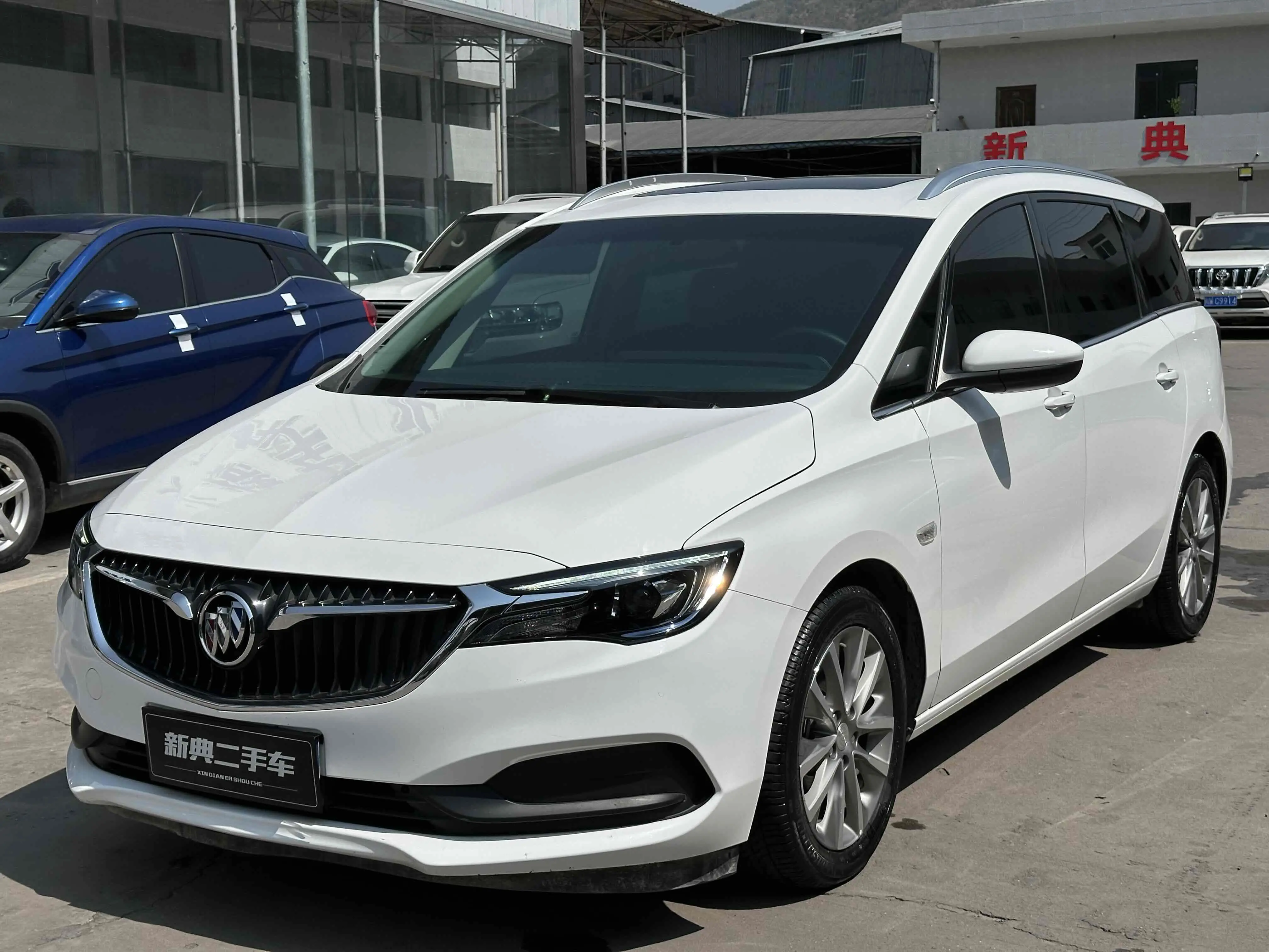 Buick GL6  из Китая