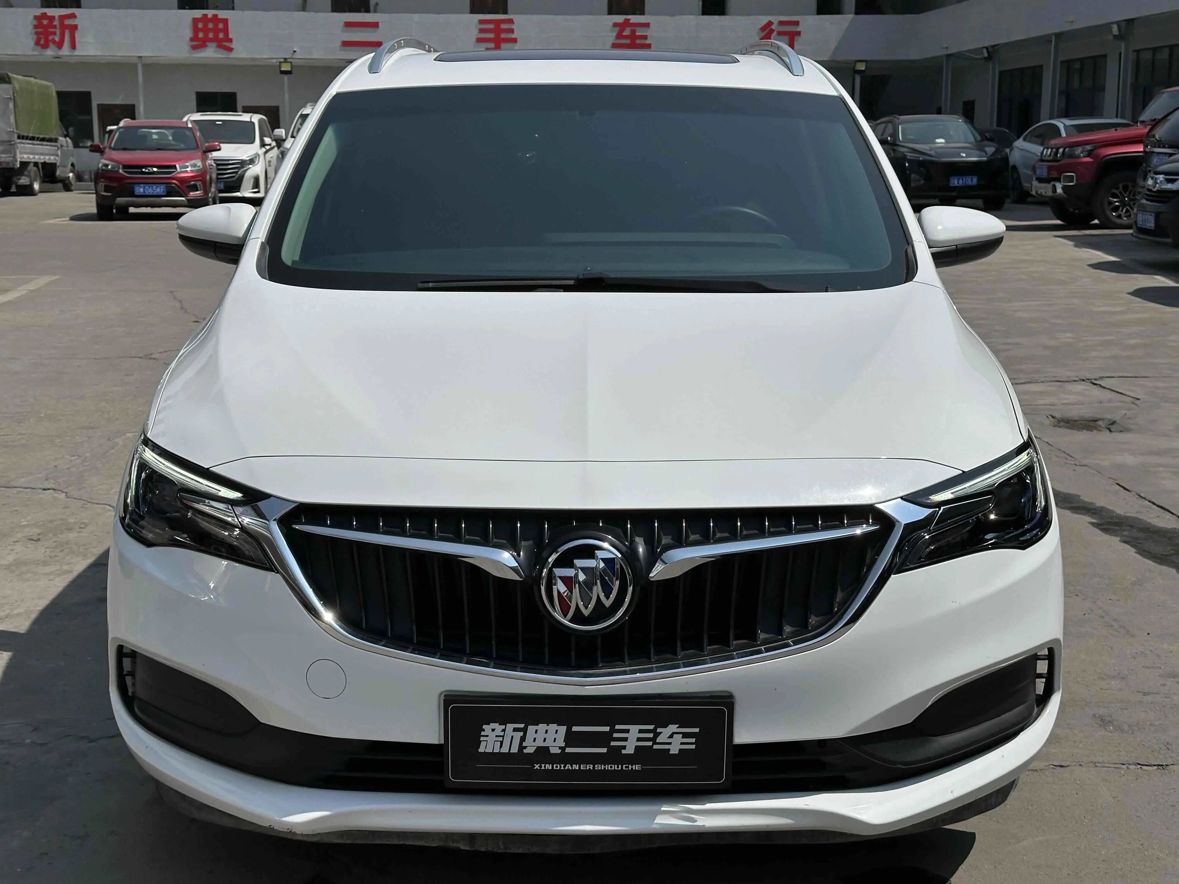 Buick GL6  из Китая