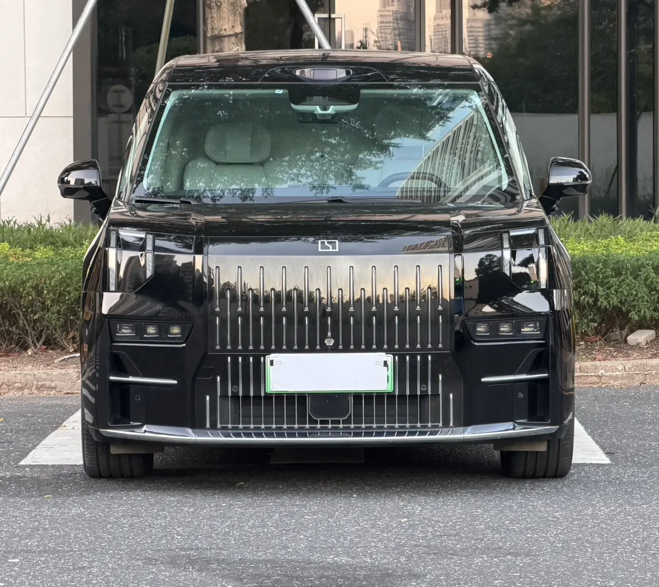 ZEEKR 009  из Китая