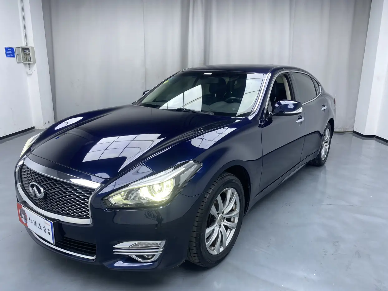 Infiniti Q70  из Китая