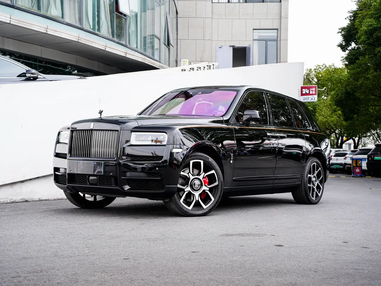 Rolls Royce Cullinan  из Китая