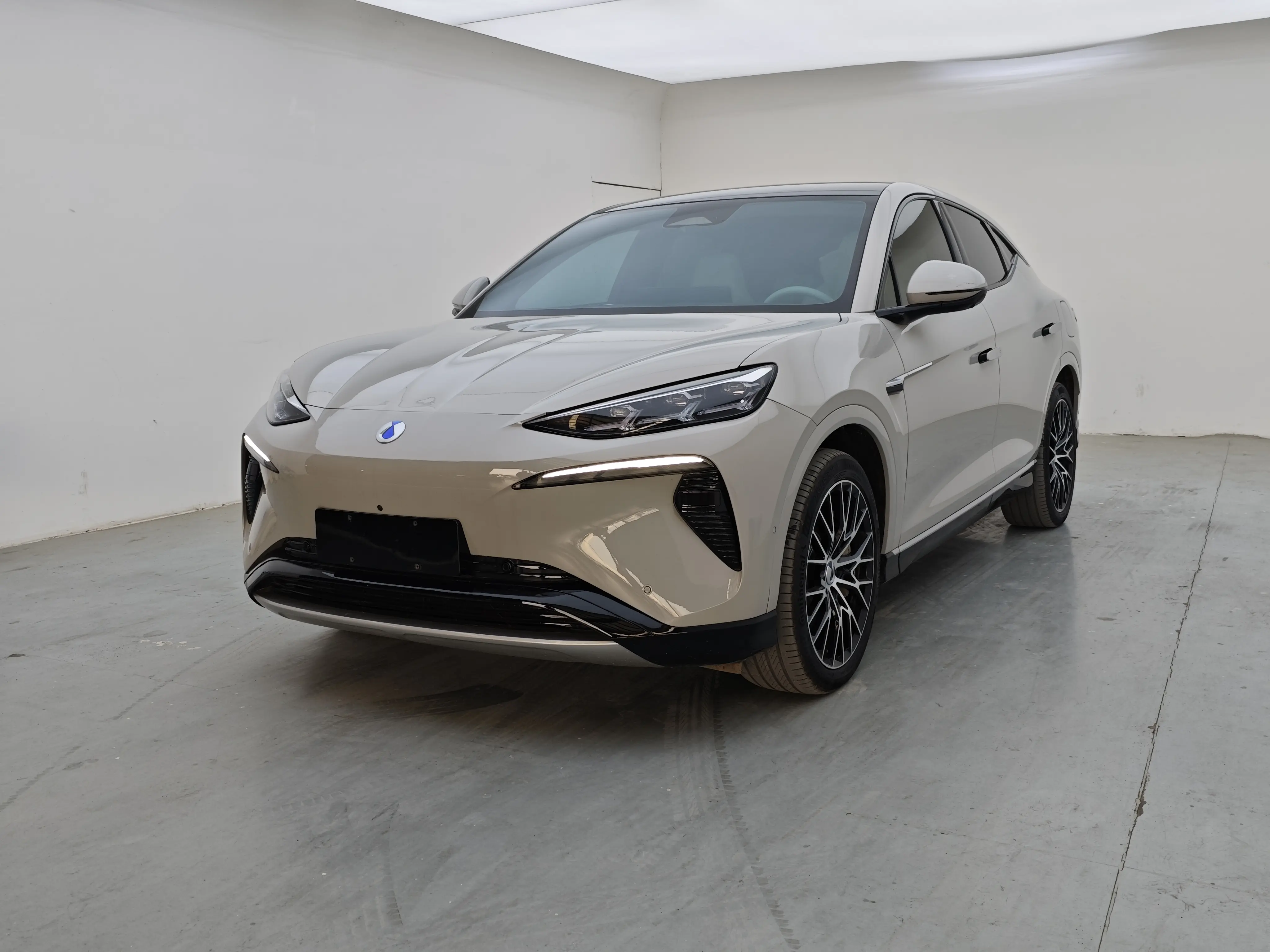 Denza N7  из Китая