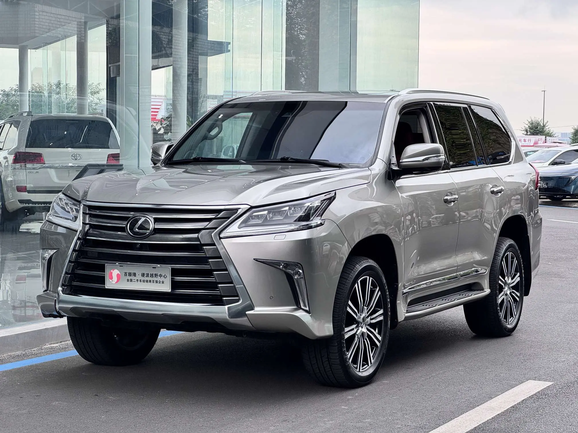 Lexus LX