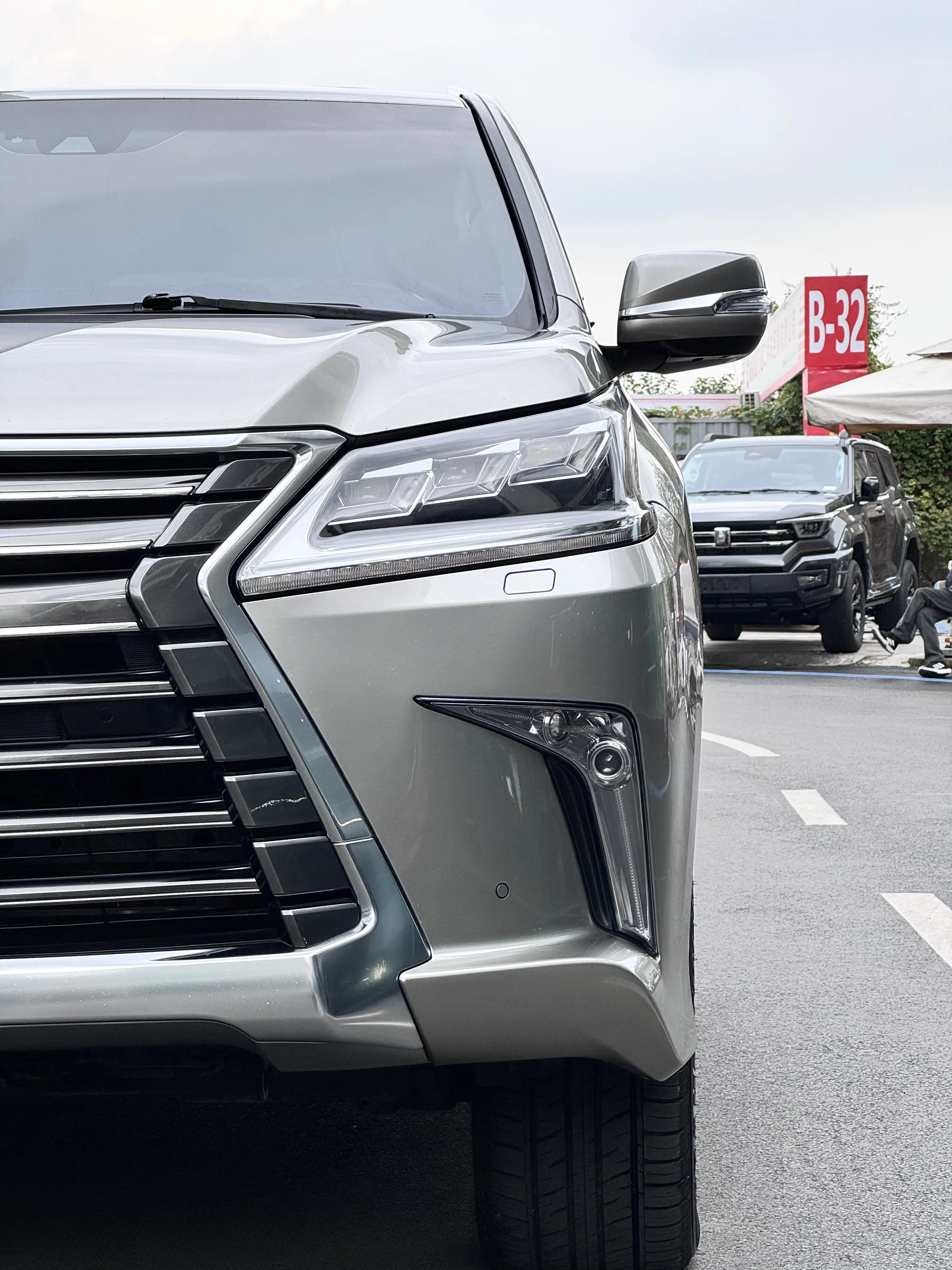 Lexus LX