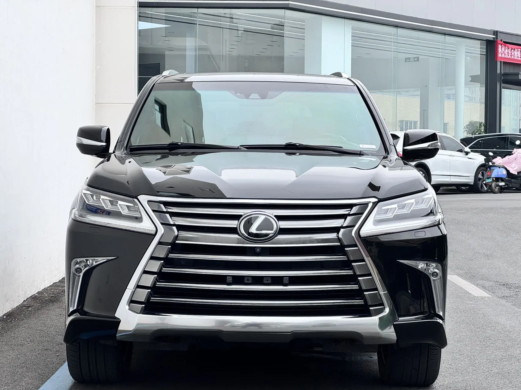 Lexus LX