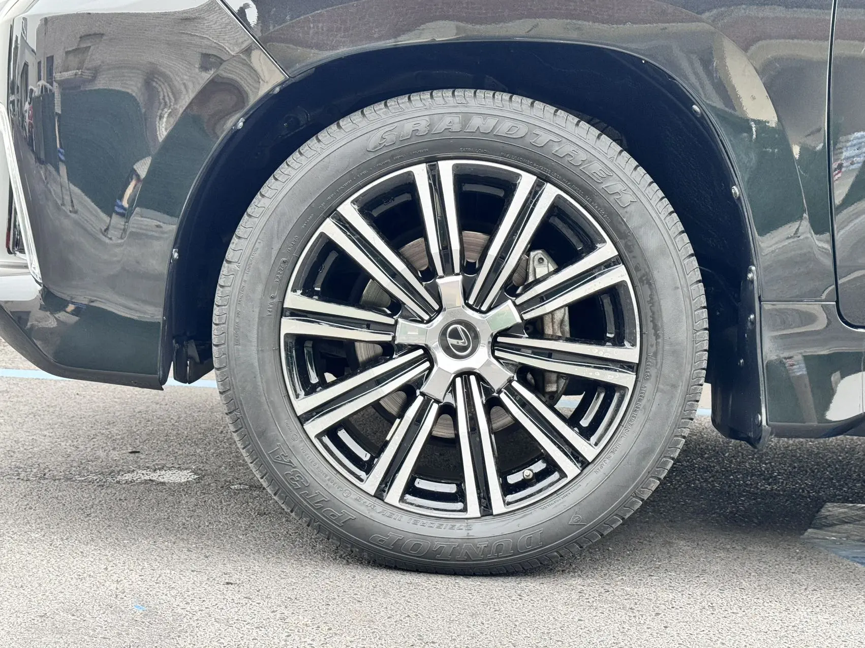 Lexus LX