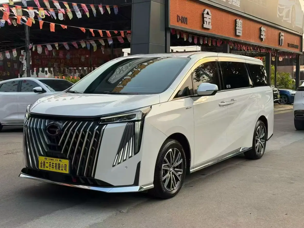 GAC Trumpchi M8  из Китая