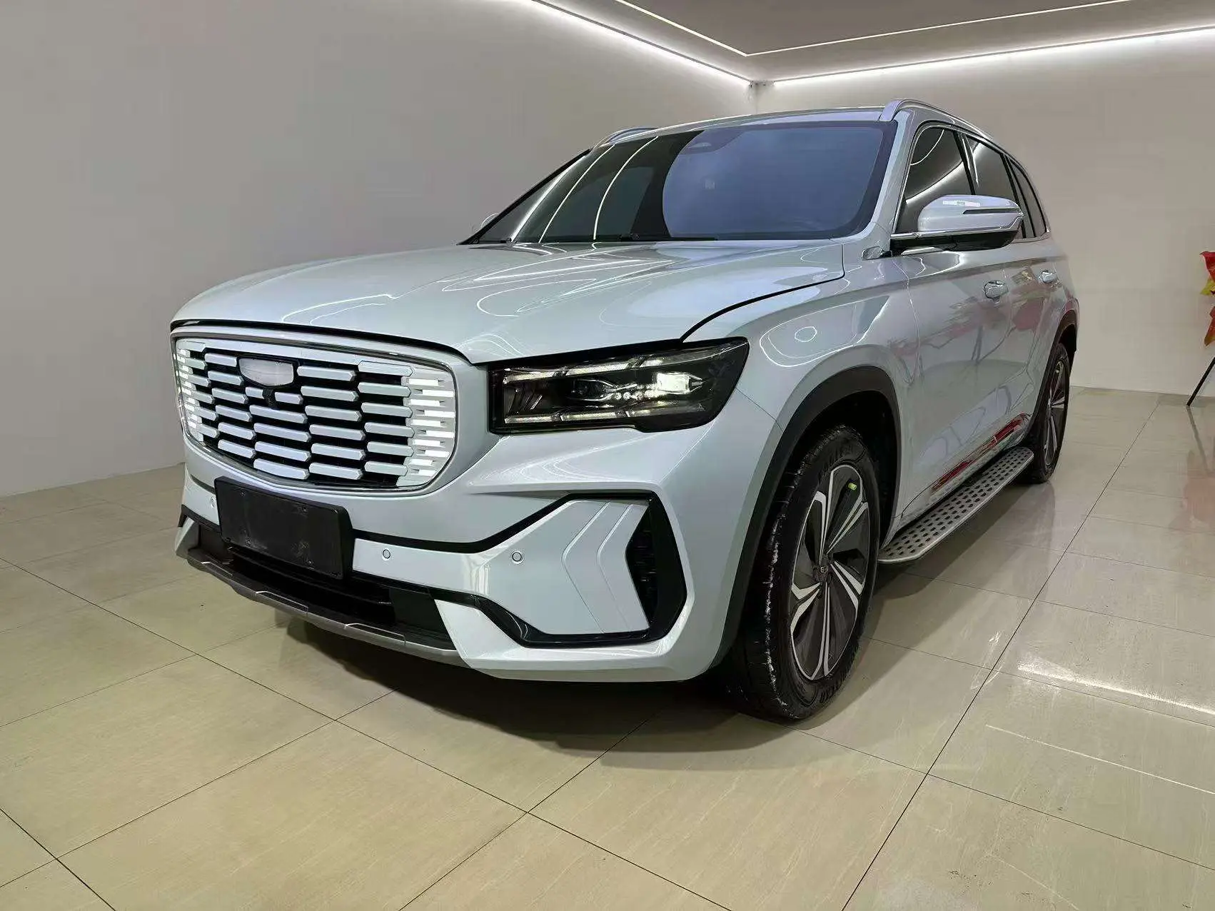 Geely Monjaro (Xingyue L)  из Китая