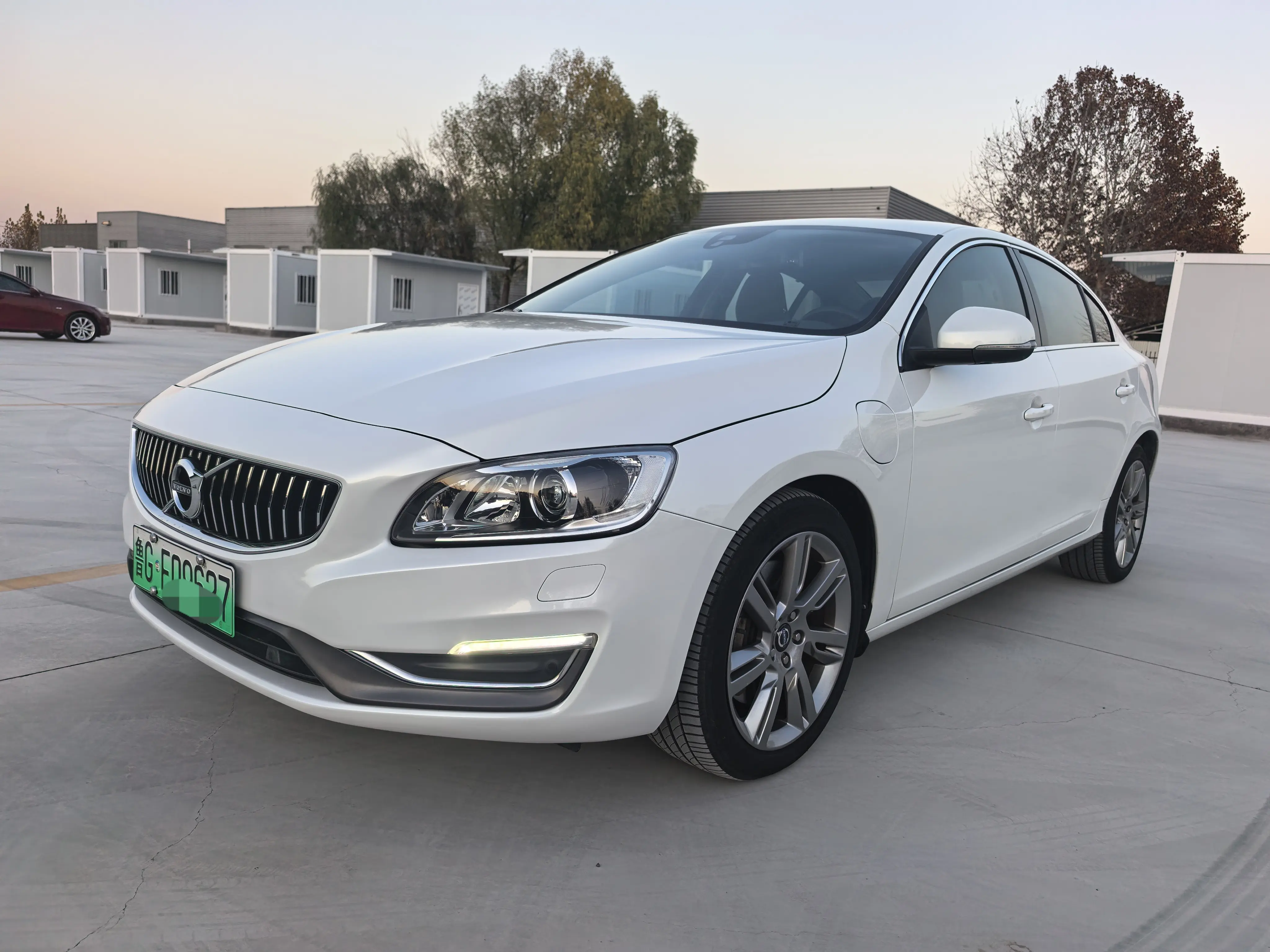 Volvo S60 PHEV  из Китая