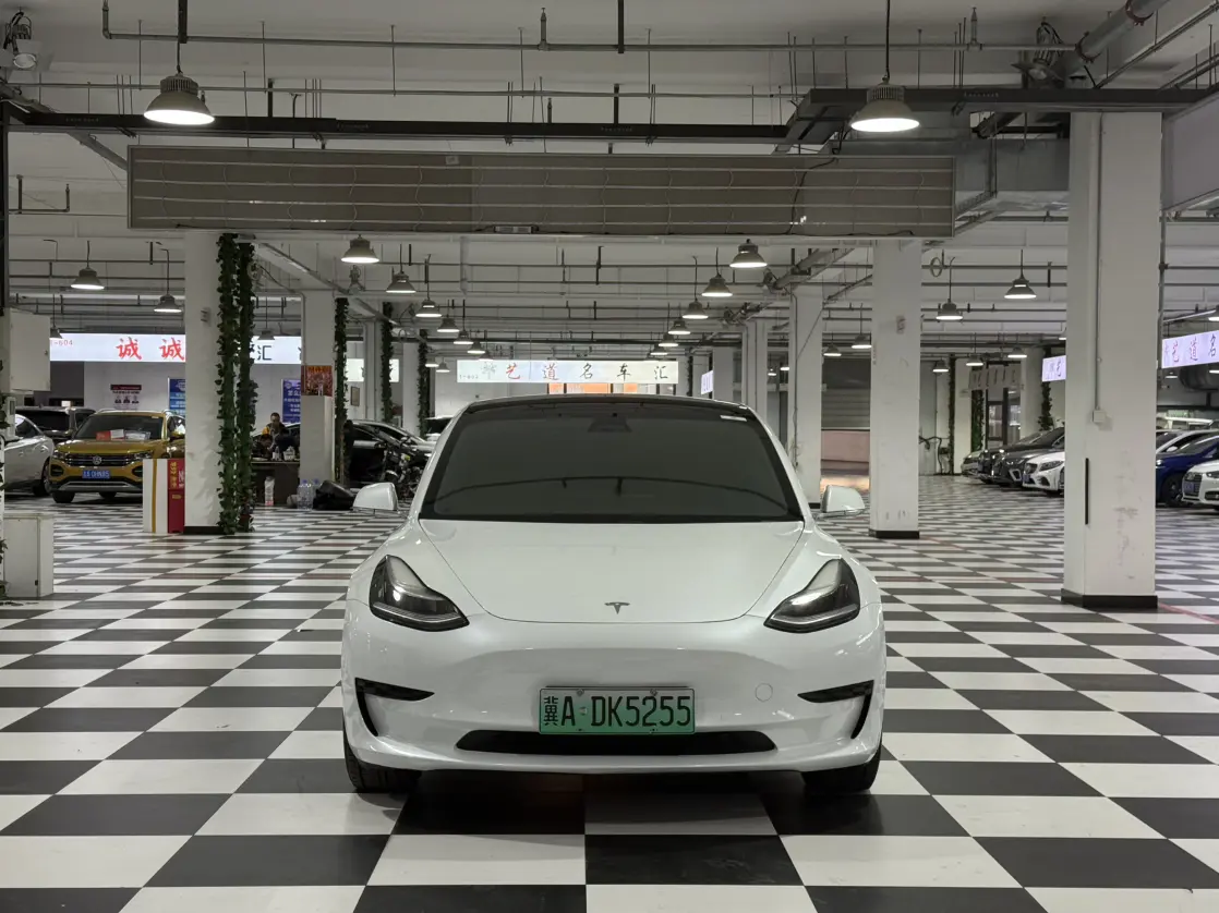Tesla Model 3  из Китая
